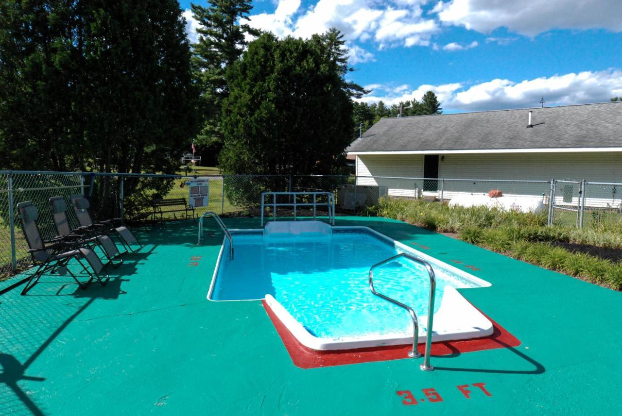 Maple Leaf Lodge Schroon Lake Exterior foto